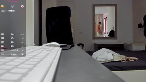 WilsonJules online show from October 11, 6:07 am