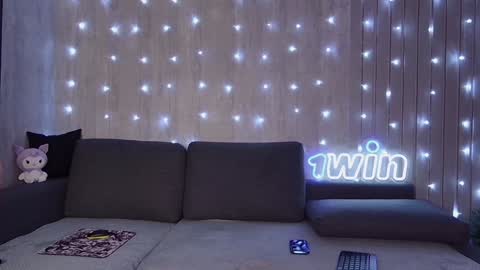 wineandboobs online show from December 12, 2:44 pm