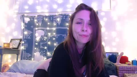Eevie online show from December 20, 1:58 am