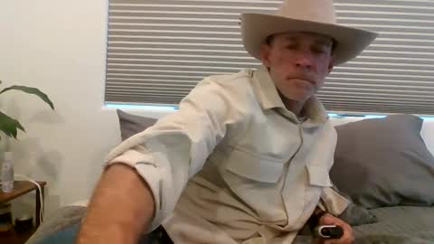 wingnutt765733 online show from March 4, 12:50 am