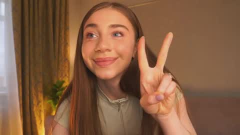 Lillian online show from April 9, 4:05 am