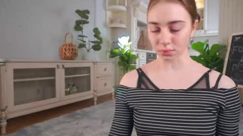 Lillian online show from June 4, 3:23 am