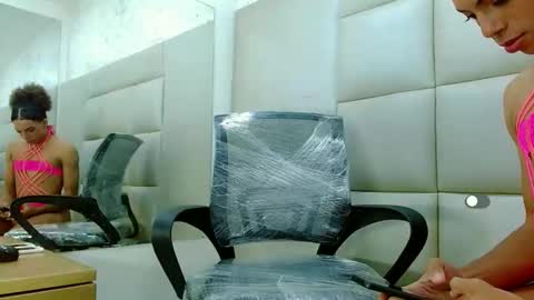 WinnyBarness online show from October 25, 4:46 am