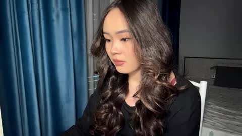 Amina online show from March 25, 5:52 pm