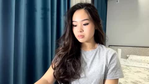 Amina online show from November 10, 2:42 pm