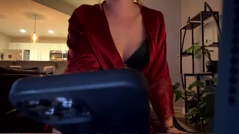 Winter rayne online show from November 1, 3:49 am