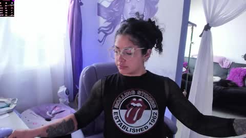     Luna Violeta  A r t i s t  online show from October 17, 6:45 pm