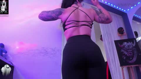     Luna Violeta  A r t i s t  online show from February 23, 10:53 pm