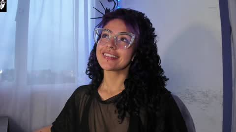     Luna Violeta  A r t i s t  online show from February 6, 10:53 pm