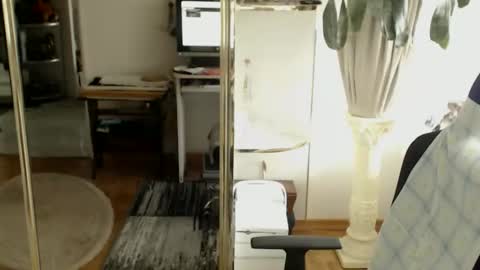 wlodek56 online show from November 13, 8:39 am