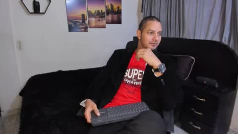 Magnus Dark independent model online show from December 22, 4:52 am