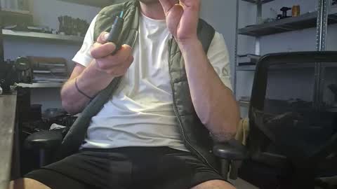 wnhz27 online show from November 22, 2:10 am