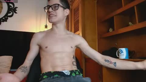  W O L F  online show from April 18, 11:34 am