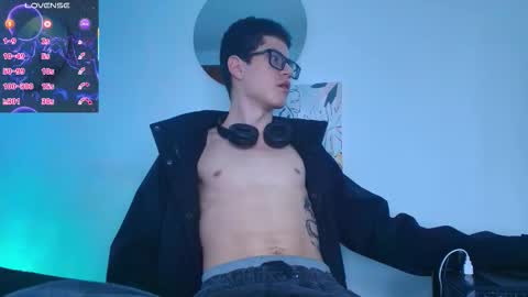  W O L F  online show from March 7, 12:05 pm