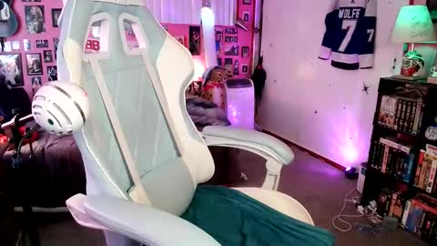 Wolfie online show from March 6, 10:53 pm