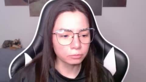 Alex online show from May 25, 1:01 am