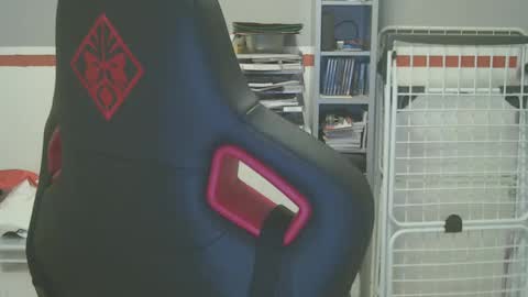 Adam online show from December 3, 3:50 pm