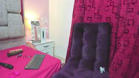 wonderkloe_ online show from October 19, 8:57 pm