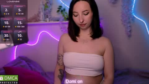 Sue online show from April 11, 9:30 pm