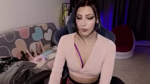 Neo and Abby online show from November 9, 12:52 pm