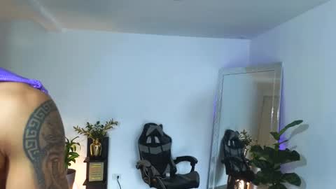 wyatt online show from October 3, 9:56 pm