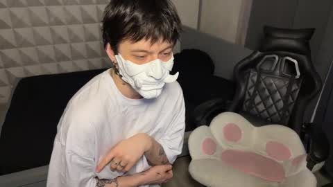 x_leon_ online show from April 10, 5:02 am