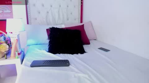 xaanderGrey online show from November 5, 8:33 pm