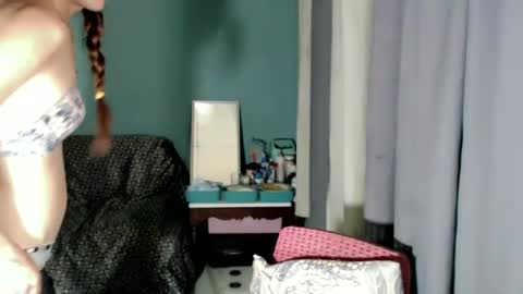 Snapshot of xangel_redx chatting on February 2, 11:29 am ANGEL online show from February 2, 11:29 am