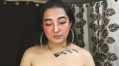 Nira   NOT INTO CHEAP GUYS  online show from January 10, 10:15 pm