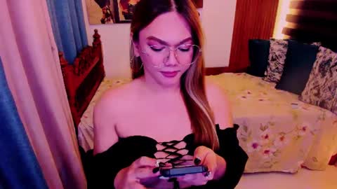Snapshot of xdirtymistressx chatting on February 23, 11:00 am XDirtymistressX online show from February 23, 11:00 am