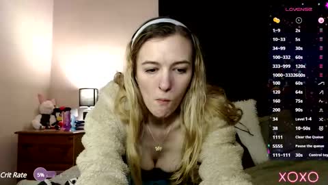 Snapshot of xelliee_rosex chatting on February 19, 7:06 am EllieeRose online show from February 19, 7:06 am