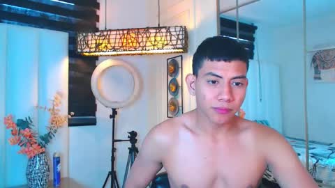 MICHAEL HUGE online show from March 5, 4:24 pm