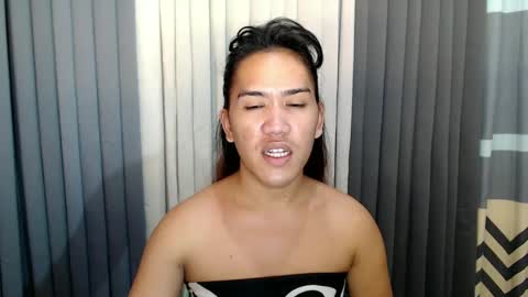 GWEN THOMPSON .......   online show from January 31, 8:01 am