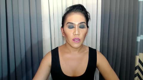 GWEN THOMPSON .......   online show from February 3, 12:15 am