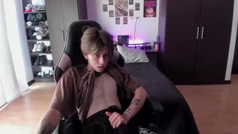 xIce Boy online show from February 10, 2:42 pm