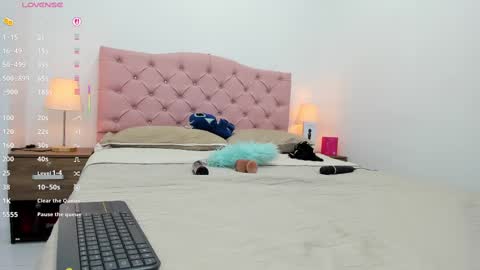 Xiomy online show from October 3, 1:52 pm