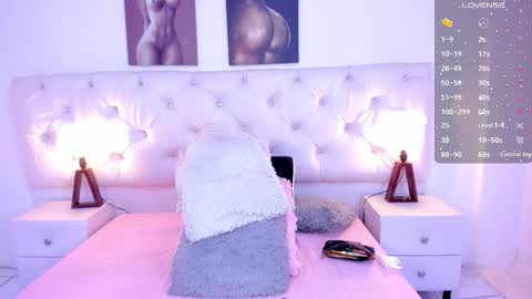 Ximena online show from October 31, 1:39 am