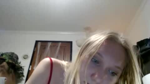 xmckennalynn online show from November 11, 6:04 am