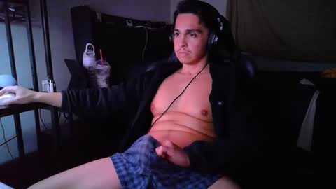 Snapshot of xoalejandroxo6 chatting on February 2, 8:34 am xoalejandroxo6 online show from February 2, 8:34 am