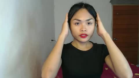 Snapshot of xpinaycreamcockx chatting on October 16, 11:32 am JHANA online show from October 16, 11:32 am