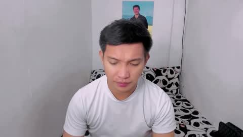 xsebastian19 online show from December 18, 3:33 pm