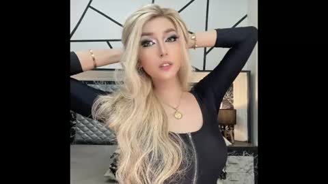 xsexysucker online show from July 7, 1:15 pm