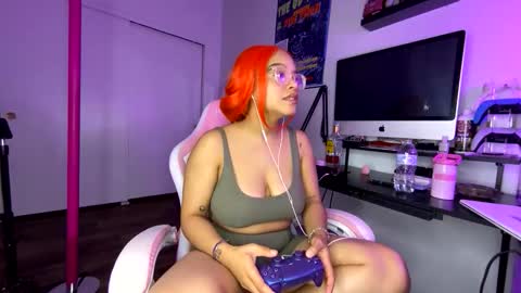 xStarGazingx online show from March 16, 5:44 am