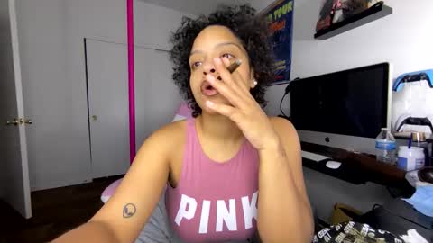 xStarGazingx online show from October 12, 7:01 am