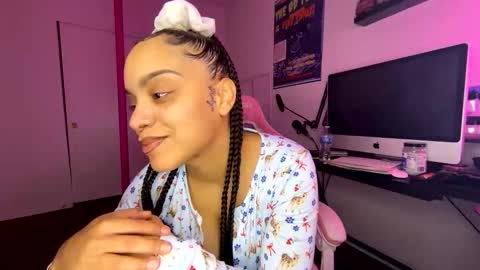 xStarGazingx online show from December 4, 7:19 am