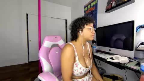 xStarGazingx online show from October 9, 5:57 am