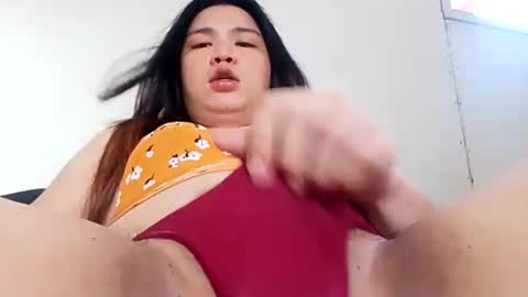 Snapshot of xsuck_my_dickx chatting on December 7, 2:25 am Nica online show from December 7, 2:25 am