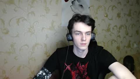 traqqq online show from March 18, 10:15 pm