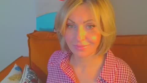 xvaleriax0 online show from February 25, 5:05 pm