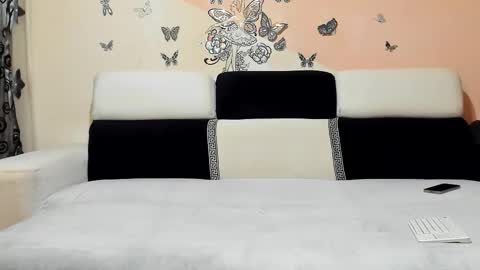 xveryhotcouple online show from September 13, 5:43 am